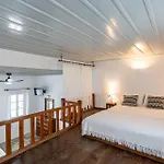 Lighthouse 2* Faros