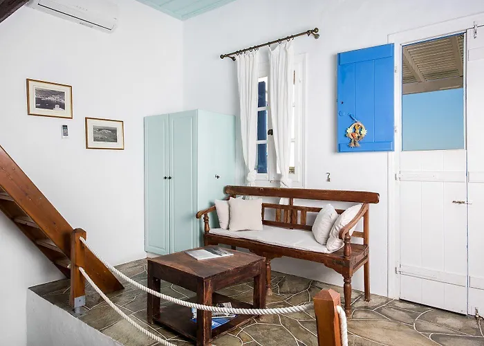 Lighthouse 2* Faros (Sifnos)