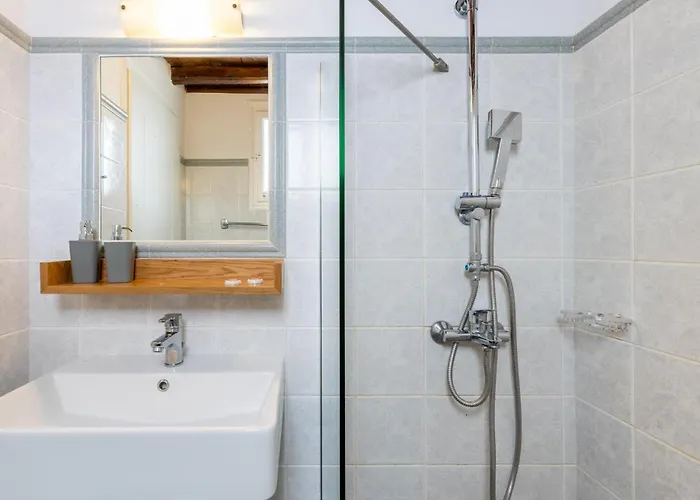 Lighthouse Aparthotel 2*