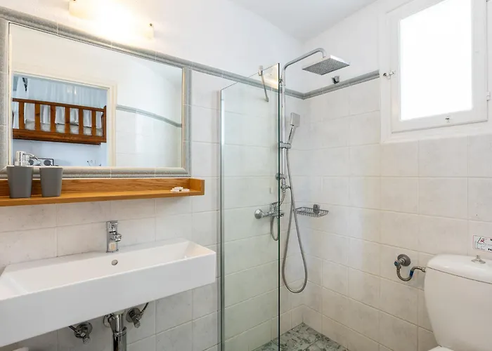 Lighthouse Aparthotel 2*