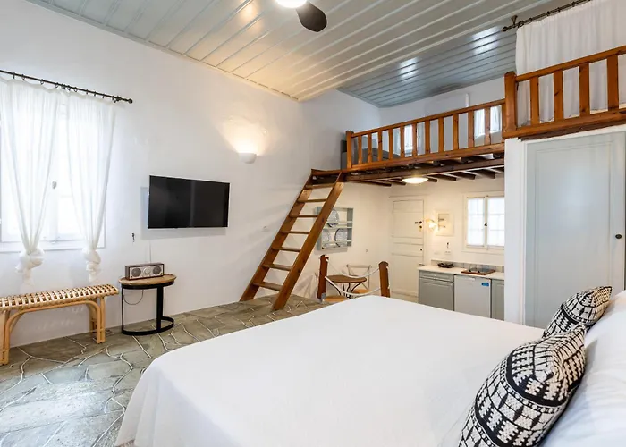 Lighthouse Faros (Sifnos)