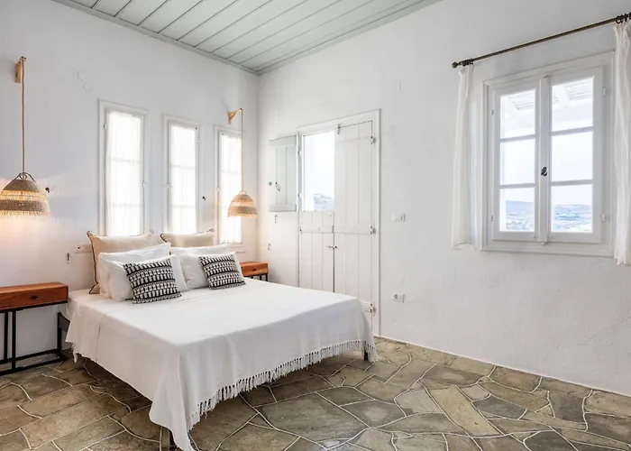 Lighthouse 2* Faros (Sifnos)