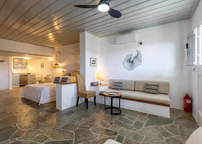 Lighthouse Aparthotel 2*